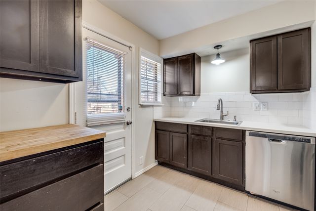 306 N Montreal Avenue, Dallas, TX 75208