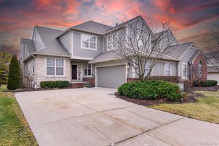 3805 W Winding Brook Circle 22, Rochester Hills, MI 48309