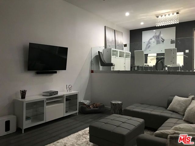 18210 Oxnard Street 141, Tarzana (los Angeles), CA 91356