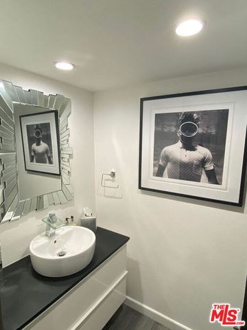 18210 Oxnard Street 141, Tarzana (los Angeles), CA 91356