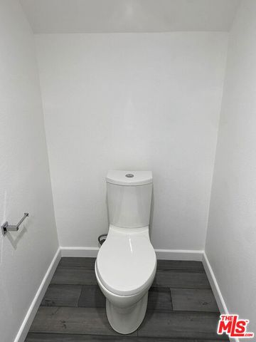 18210 Oxnard Street 141, Tarzana (los Angeles), CA 91356