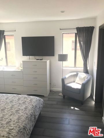 18210 Oxnard Street 141, Tarzana (los Angeles), CA 91356