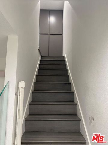 18210 Oxnard Street 141, Tarzana (los Angeles), CA 91356