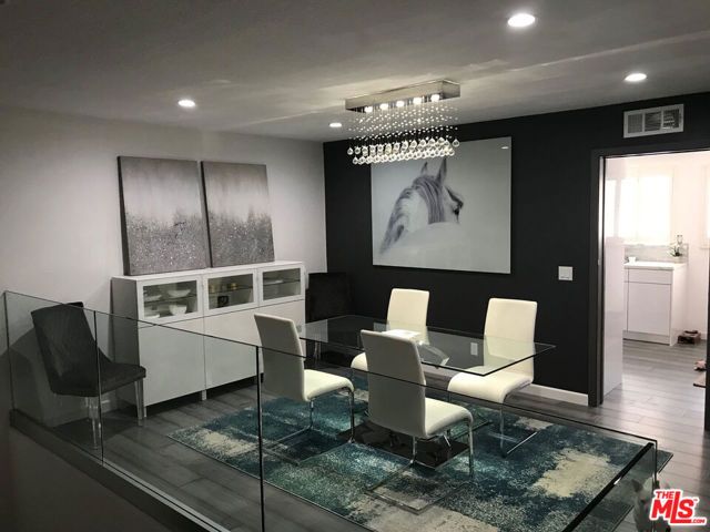 18210 Oxnard Street 141, Tarzana (los Angeles), CA 91356