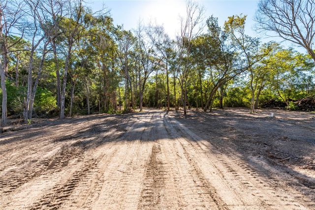 225 Foster Street, Alvin, TX 77511