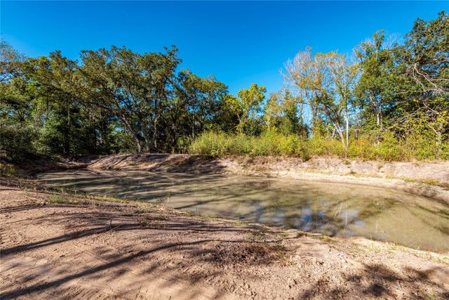 225 Foster Street, Alvin, TX 77511