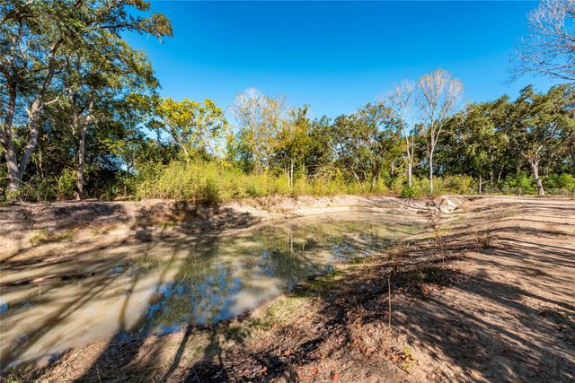 225 Foster Street, Alvin, TX 77511