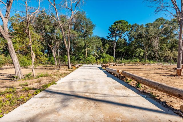 225 Foster Street, Alvin, TX 77511