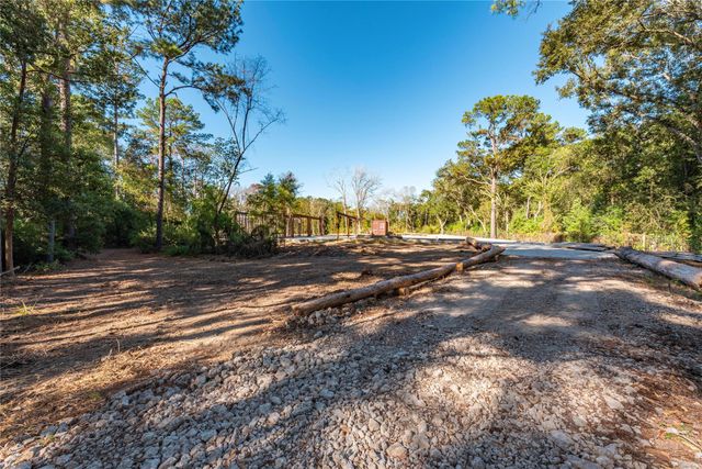 225 Foster Street, Alvin, TX 77511