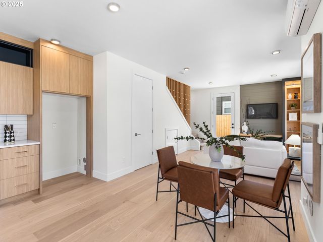 Ne Ainsworth St, Portland, OR 97211