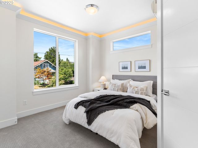 Ne Ainsworth St, Portland, OR 97211