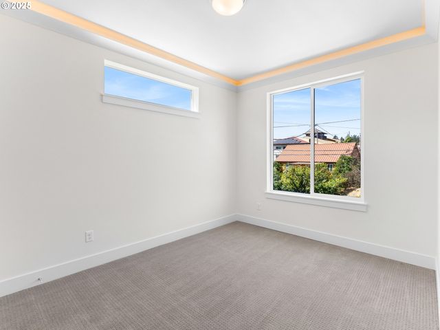 Ne Ainsworth St, Portland, OR 97211