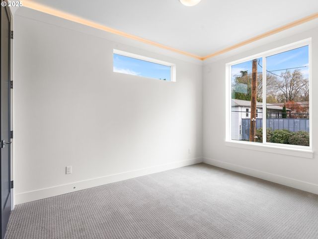 Ne Ainsworth St, Portland, OR 97211