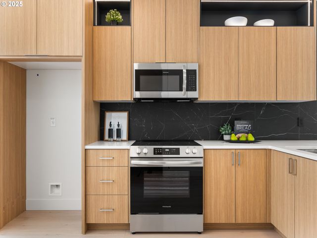 Ne Ainsworth St, Portland, OR 97211