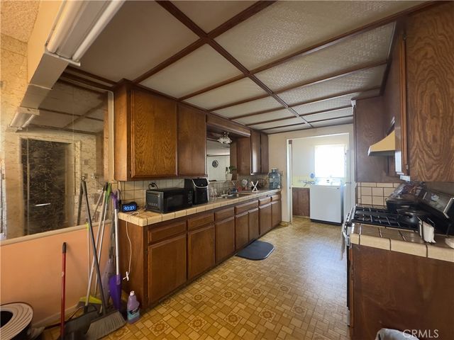 11816 Mitla, Downey, CA 90241
