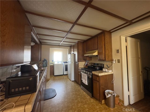11816 Mitla, Downey, CA 90241