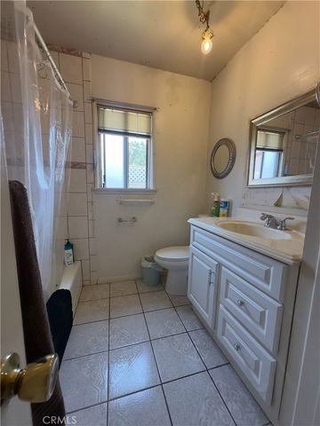 11816 Mitla, Downey, CA 90241