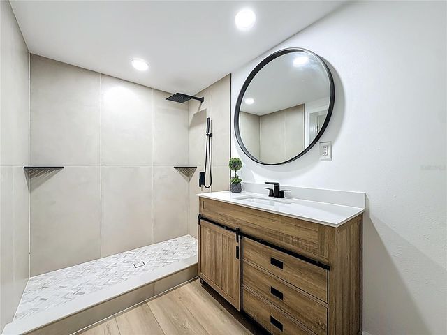 6108 OAK RIDGE AVENUE, New Port Richey, FL 34653