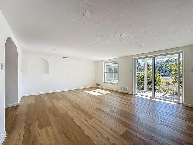 6108 OAK RIDGE AVENUE, New Port Richey, FL 34653