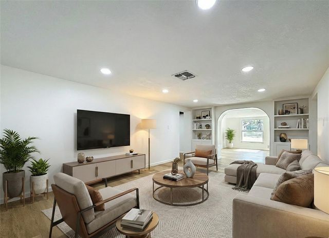 6108 OAK RIDGE AVENUE, New Port Richey, FL 34653