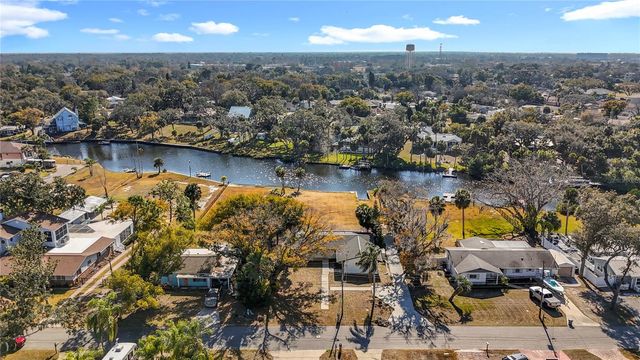 6108 OAK RIDGE AVENUE, New Port Richey, FL 34653