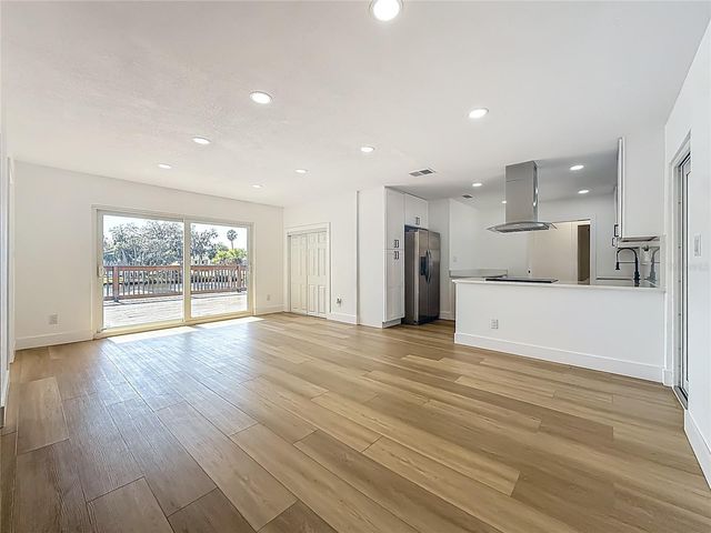 6108 OAK RIDGE AVENUE, New Port Richey, FL 34653