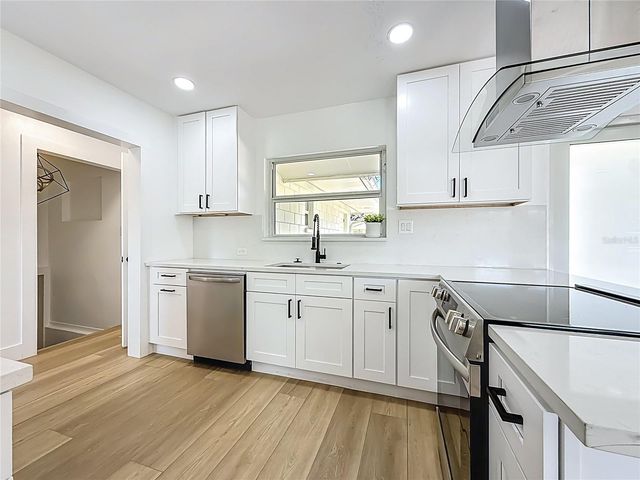 6108 OAK RIDGE AVENUE, New Port Richey, FL 34653