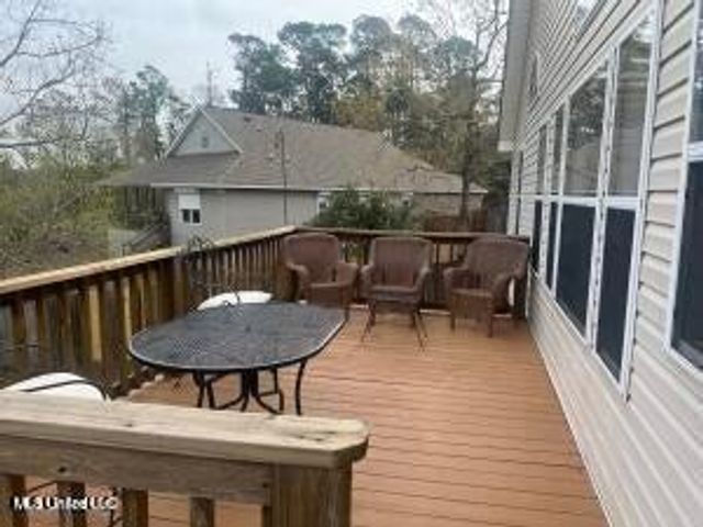 2106 Lauren Drive, Biloxi, MS 39532
