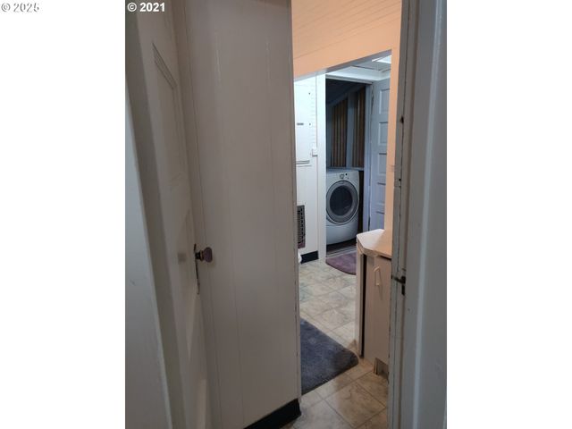 317 N BEACON St, Rockaway Beach, OR 97136