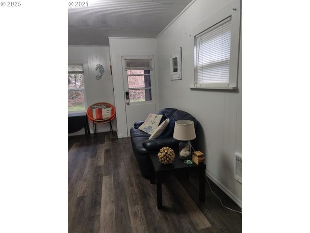 317 N BEACON St, Rockaway Beach, OR 97136