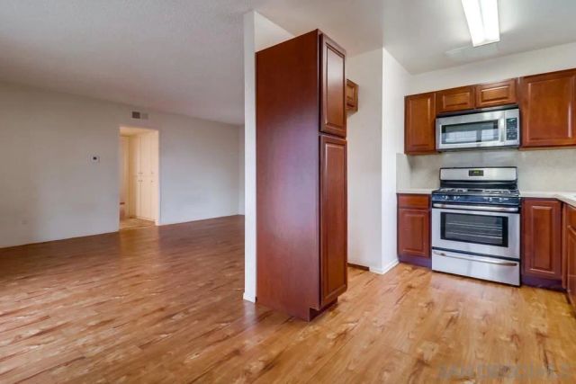 8568 Hurlbut St., San Diego, CA 92123