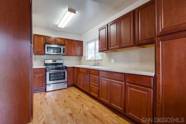 8568 Hurlbut St., San Diego, CA 92123