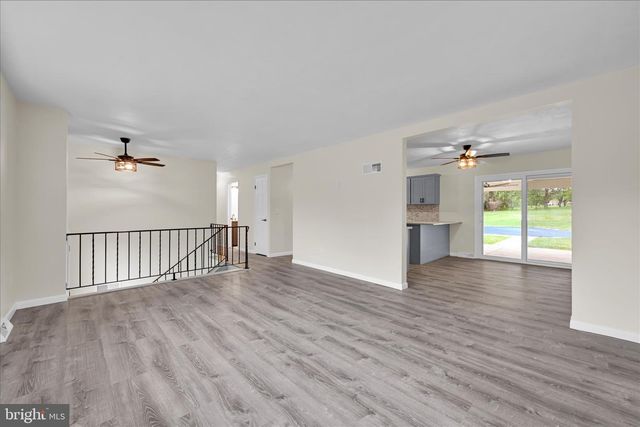 13 VILLA LN, Palmyra, PA 17078