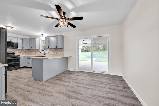 13 VILLA LN, Palmyra, PA 17078