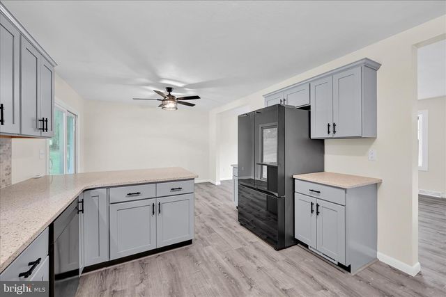 13 VILLA LN, Palmyra, PA 17078