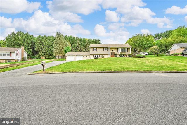 13 VILLA LN, Palmyra, PA 17078