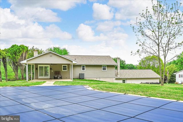 13 VILLA LN, Palmyra, PA 17078