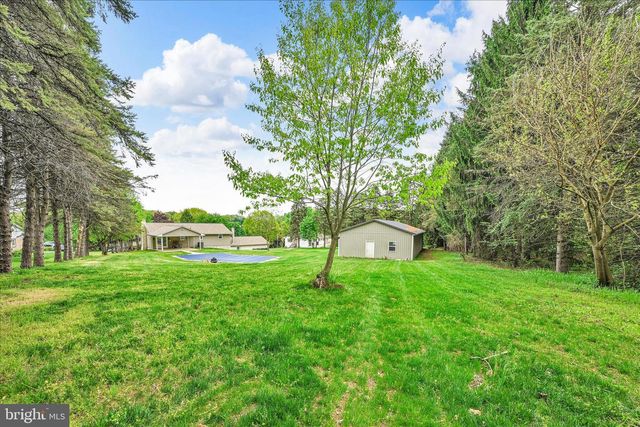 13 VILLA LN, Palmyra, PA 17078