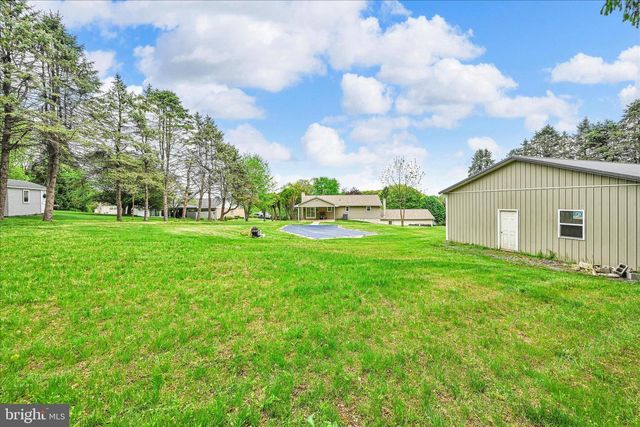 13 VILLA LN, Palmyra, PA 17078