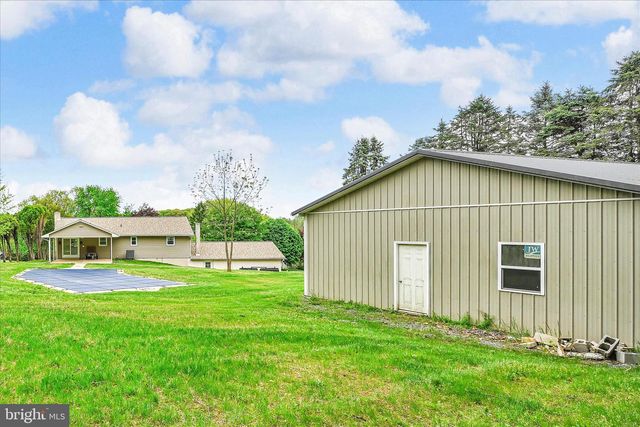 13 VILLA LN, Palmyra, PA 17078