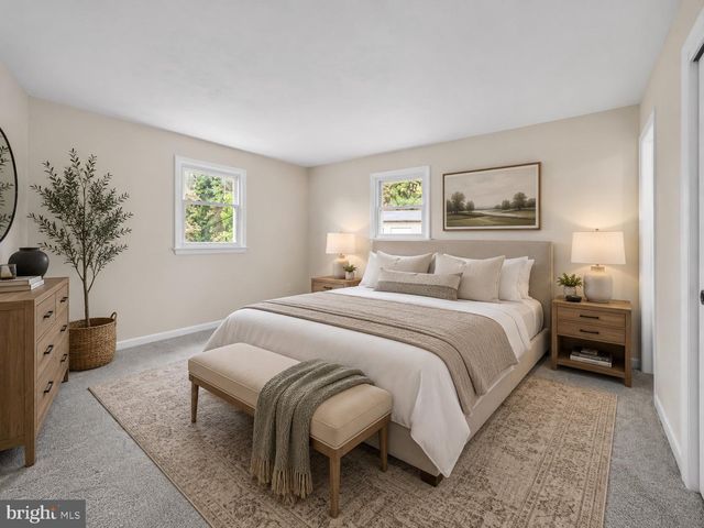 13 VILLA LN, Palmyra, PA 17078