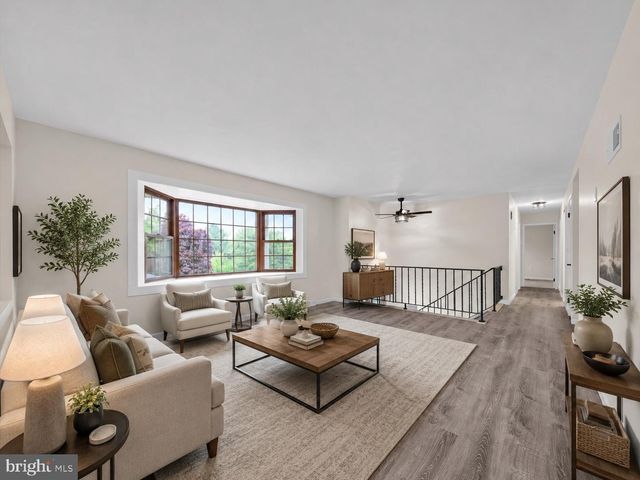 13 VILLA LN, Palmyra, PA 17078