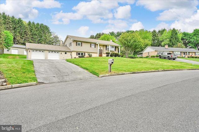 13 VILLA LN, Palmyra, PA 17078