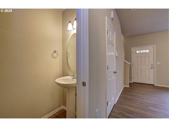 38581 LIMERICK St, Sandy, OR 97055