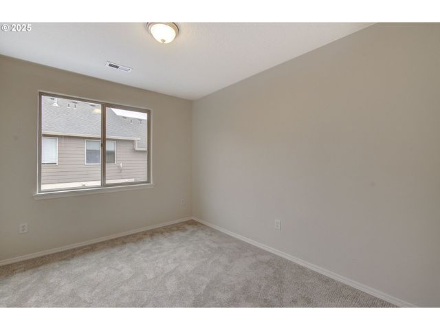 38581 LIMERICK St, Sandy, OR 97055