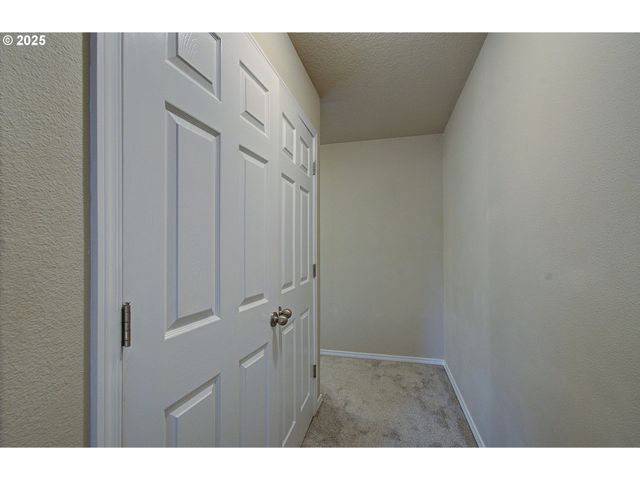 38581 LIMERICK St, Sandy, OR 97055