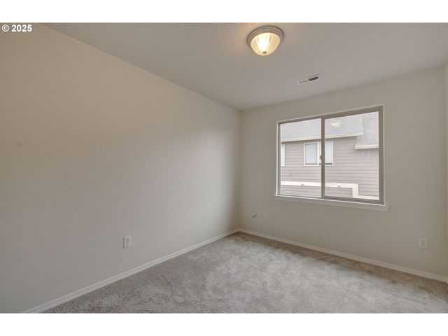 38581 LIMERICK St, Sandy, OR 97055