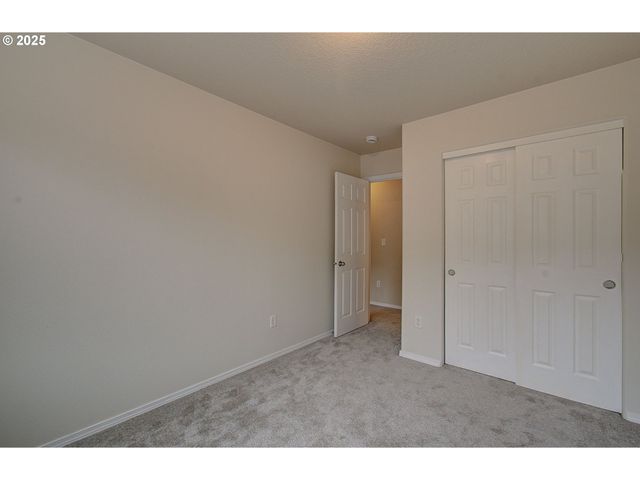 38581 LIMERICK St, Sandy, OR 97055