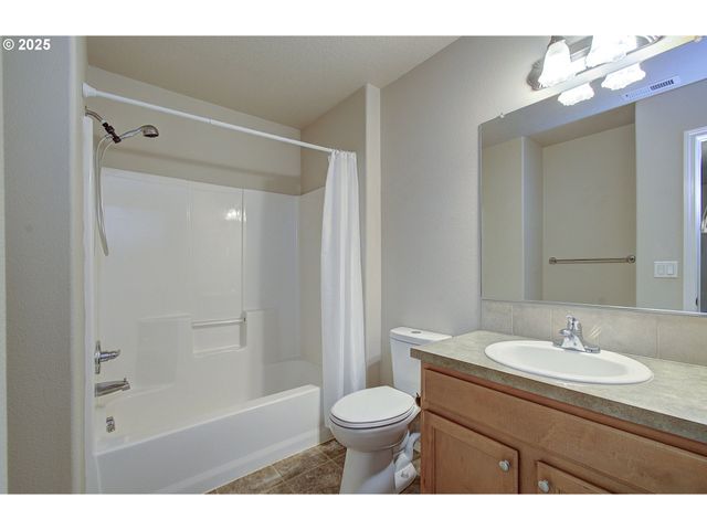 38581 LIMERICK St, Sandy, OR 97055