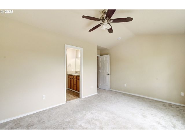 38581 LIMERICK St, Sandy, OR 97055